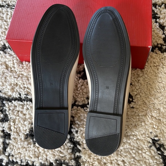 NWOT Beige Flats with buckle - Picture 5 of 7